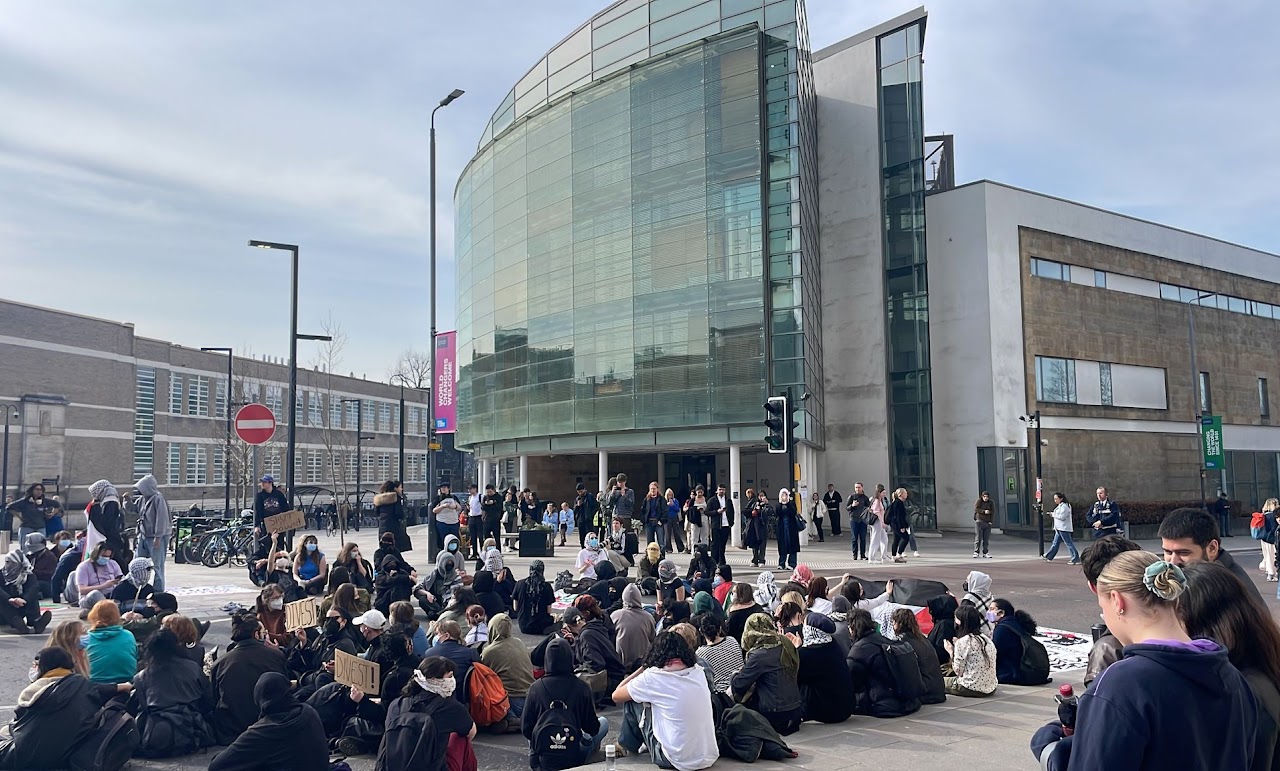 Pro-Palestine protesters block University Avenue