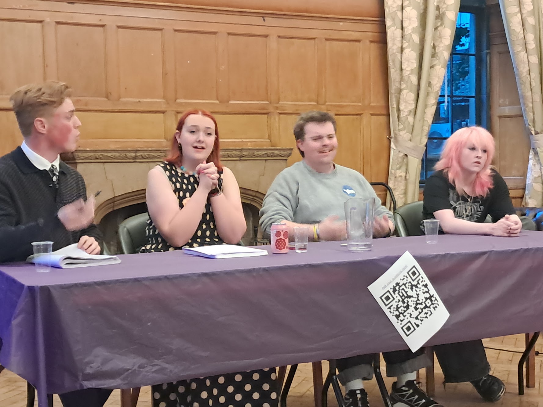 Cake-decorators of the world, unite: Hustings dominated by class politics